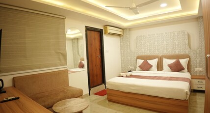 Hotel The Seemank Room Type - Deluxe Room with Air Conditioning