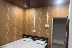 Maa Lodge