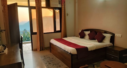 The Pine Oak Resort Room Type - Super Deluxe Room With Balcony (Valley View) The Pine Oak Resort Room Type - Super Deluxe Room With Balcony (Valley View)