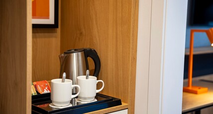 Holiday Inn London-Bexley Room Type - 1 Super King Standard Accessible