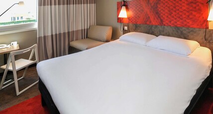 ibis Lyon Villefranche sur Saone Room Type - Triple Room - 1 double bed and 1 sofa bed