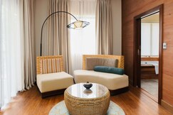 Indura Beach & Golf Resort, Curio Collection by Hilton
