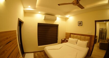 BALAJI REGENCY Room Type - DELUXE DOUBLE ROOM