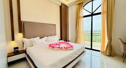 Mandhata Riverview Palace Room Type - Heaven Standard with River View