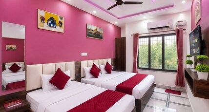 Airport Popular Plaza Room Type - Semi FaimlyTriple Room (1King Size Bed 1 Single Bed) Airport Popular Plaza Room Type - Semi FaimlyTriple Room (1King Size Bed 1 Single Bed)