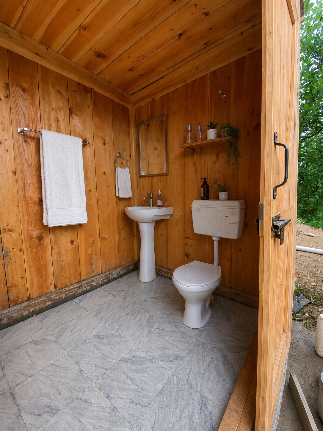 Vanaura Camps Stay - Tap to explore photos