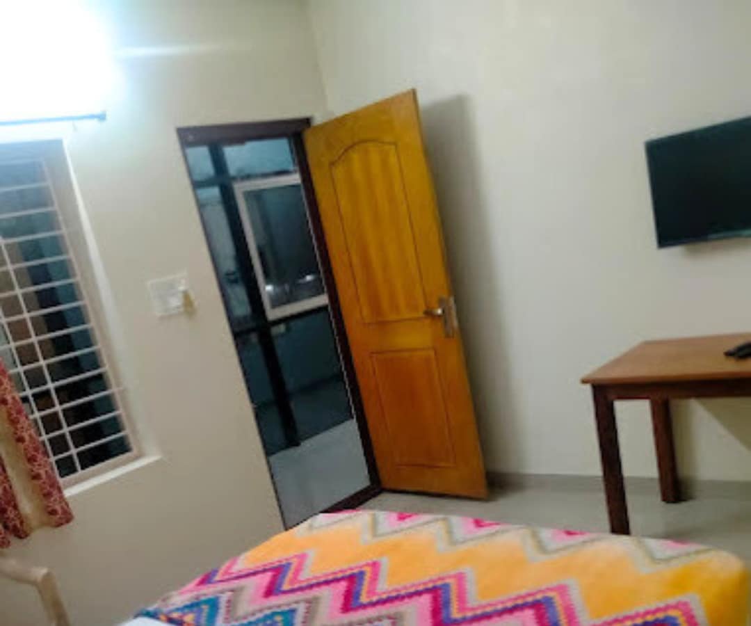 Sohan Boarding & Lodging - Tap to explore photos