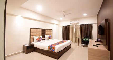 The Zean Luxury Room Type - Deluxe Room with Balcony