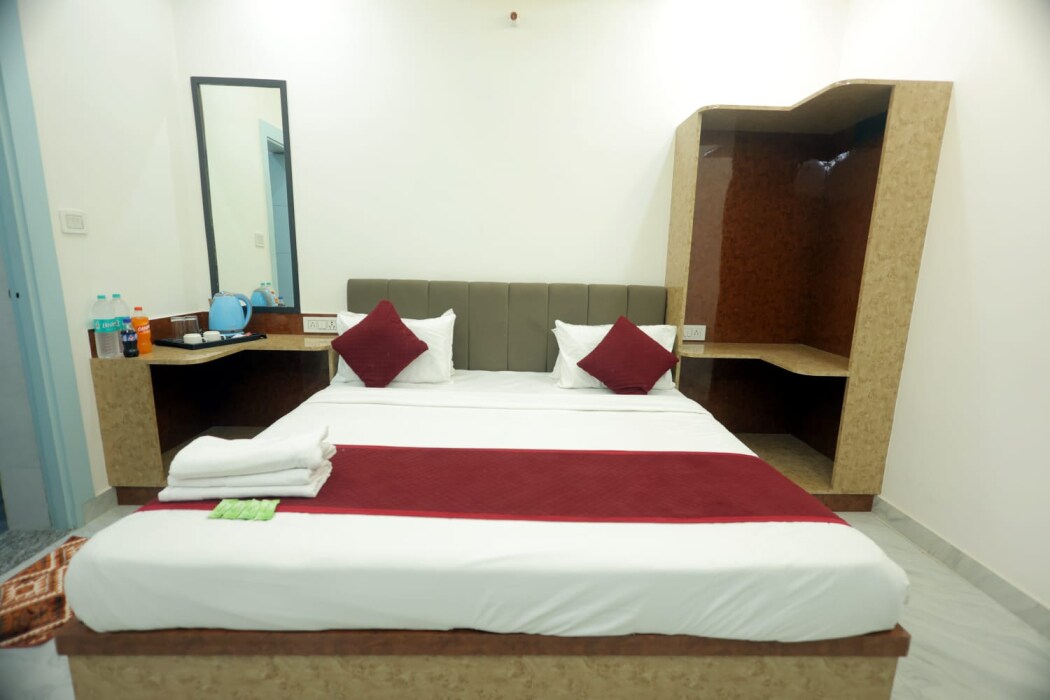 Be Happy Guest House - Tap to explore photos