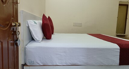 Raghavendra Rooms Room Type - Non Ac Room