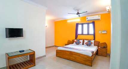 Via Home Tree Service Apartment T Nagar Room Type - Deluxe Room