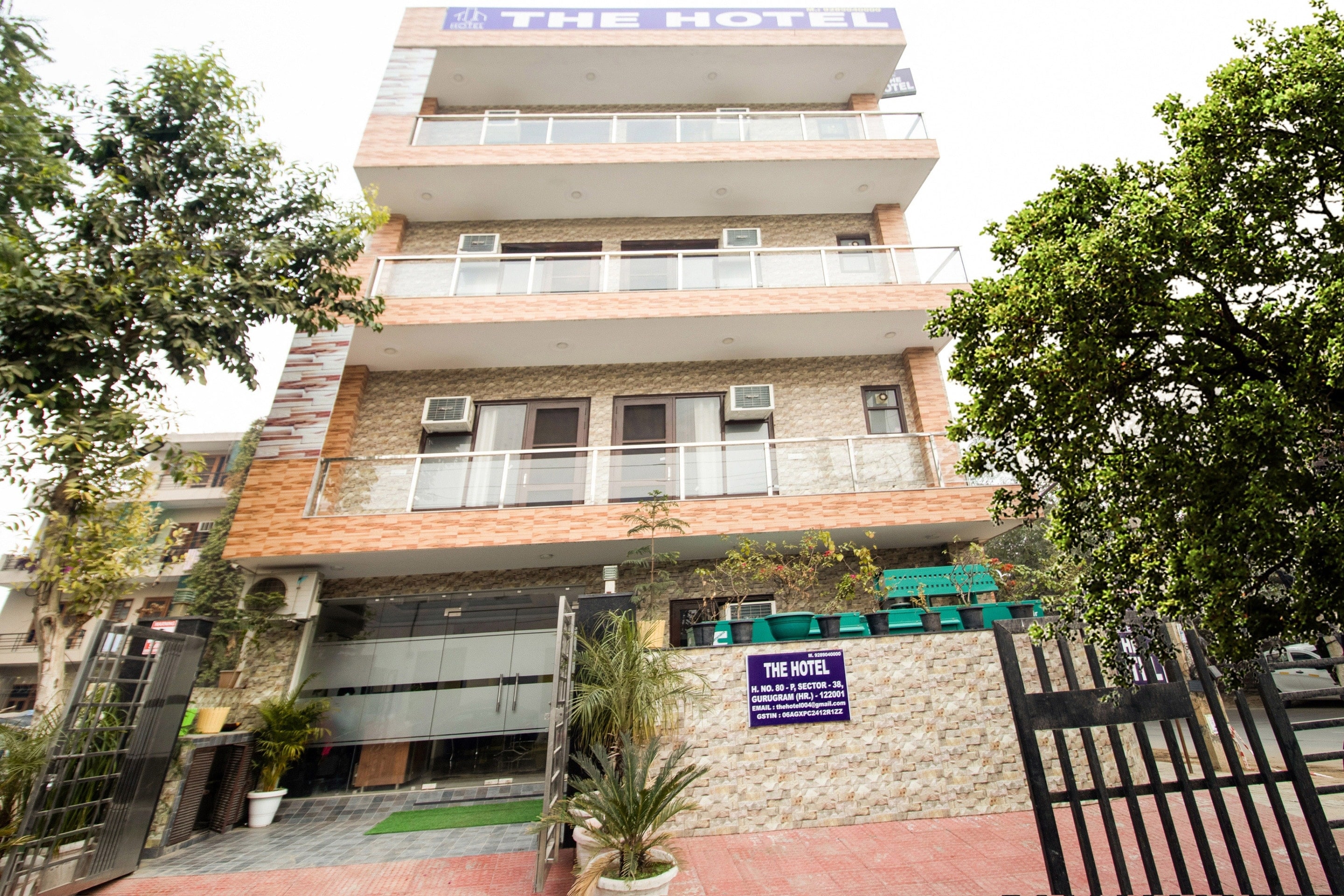 Hotel O The Hotel - Tap to explore photos