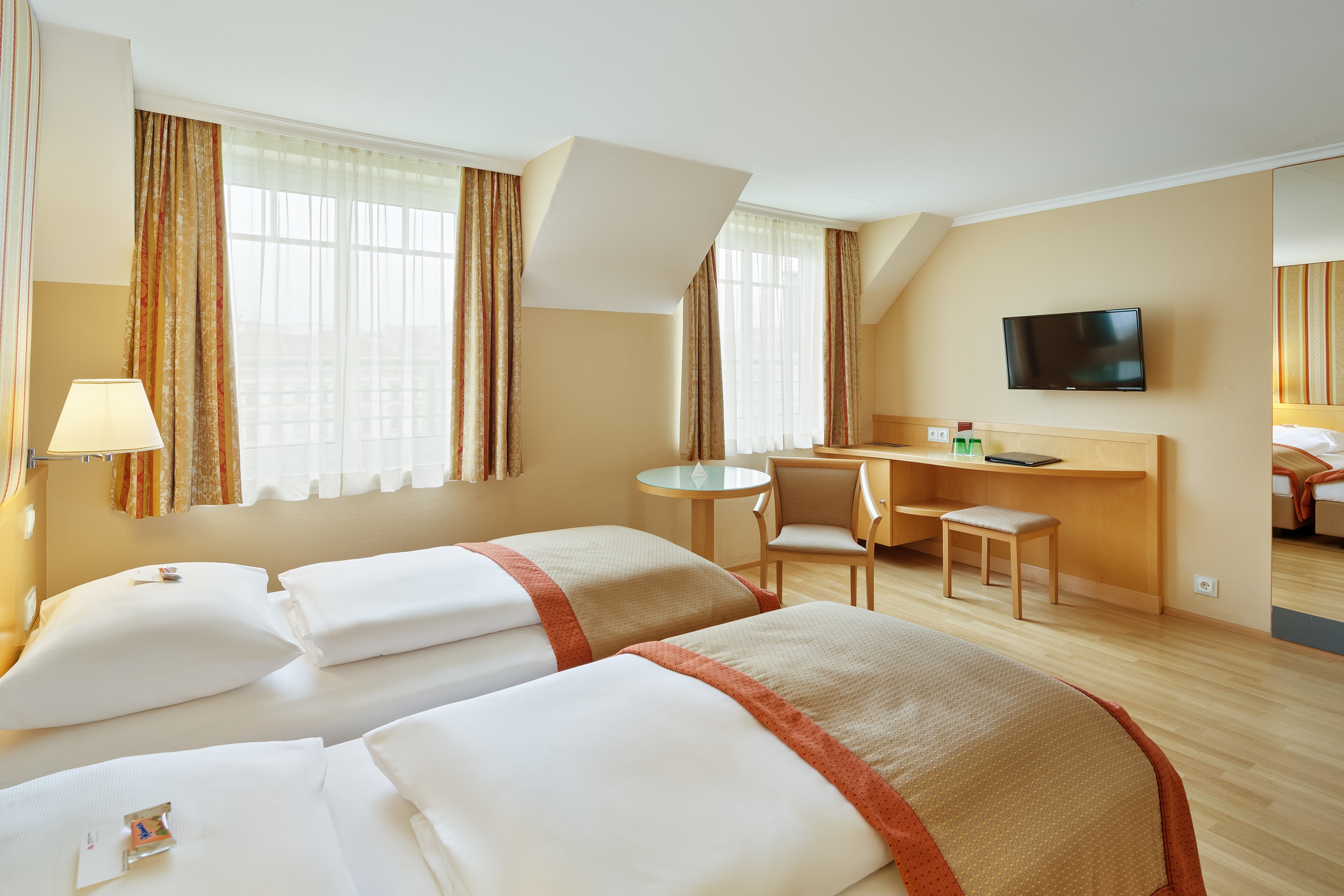 Austria Trend Hotel Ananas - Tap to explore photos