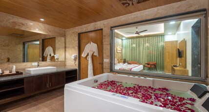 Hotel Kaushal Regency (Refinery Road Pachpadra) Room Type - Presidential Suite with Jacuzzi