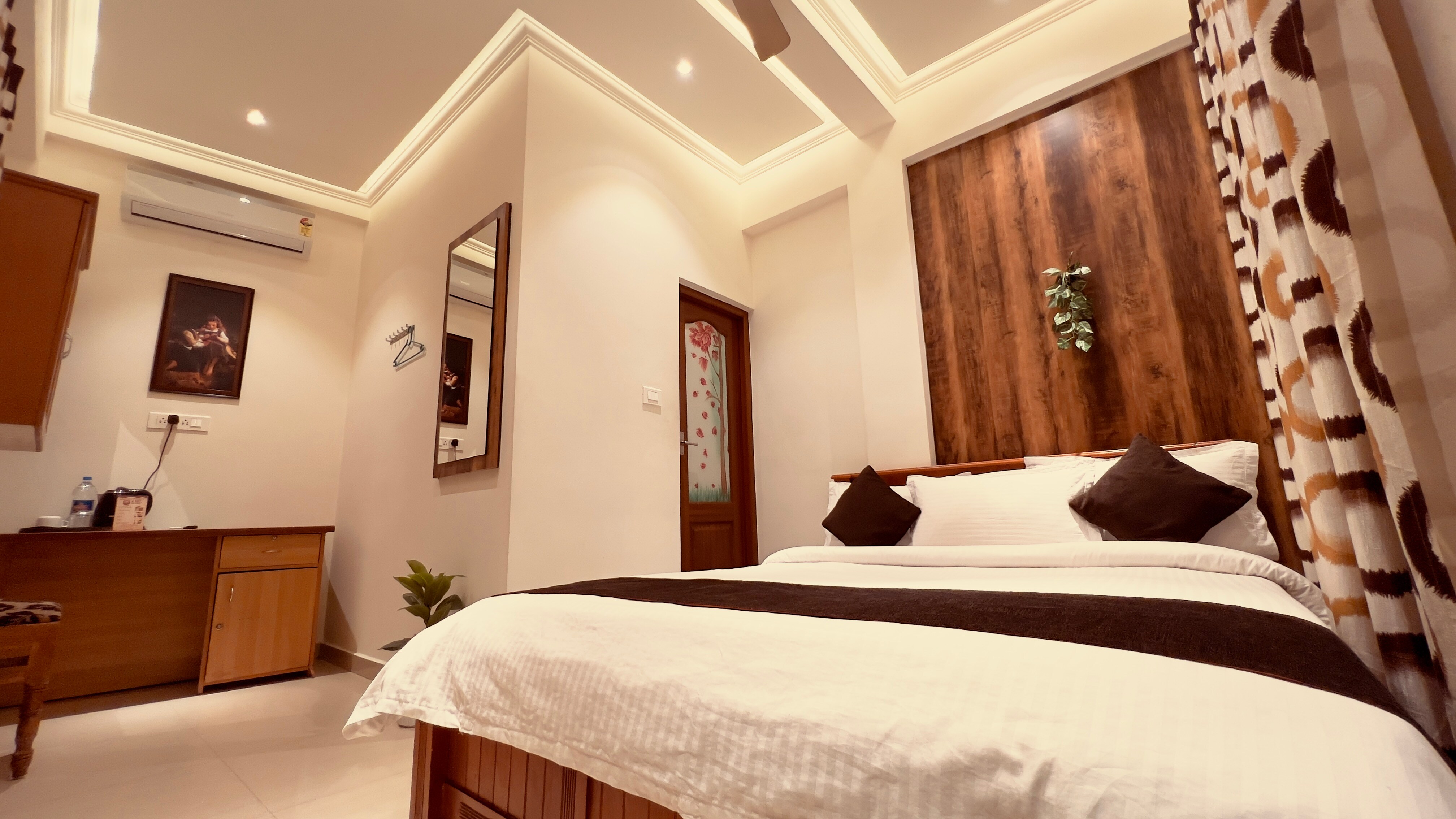 Thayamkery's Royal inn - Tap to explore photos