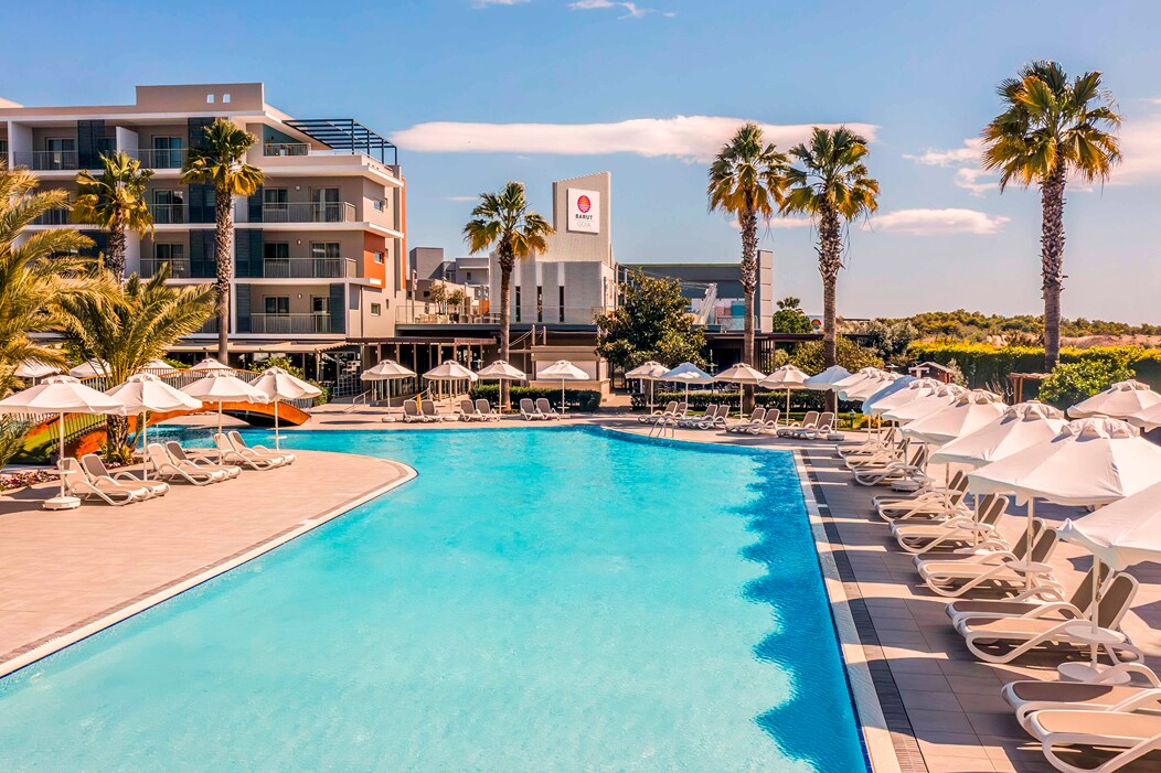Barut Goia - Tap to explore photos