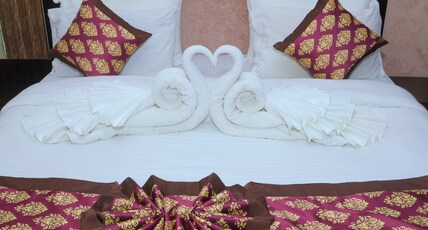 Hotel Shri Radha Nikunj Vrindavan Room Type - Executive Suite (Four Persons) Hotel Shri Radha Nikunj Vrindavan Room Type - Executive Suite (Four Persons)