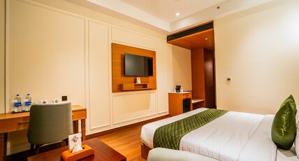 HOTEL MARIAPARK Room Type - DELUXE DOUBLE BEDROOM