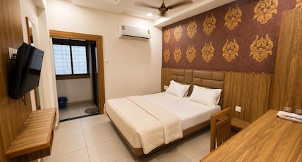 HOTEL MIDTOWN AC AND NON AC ROOMS Room Type - Deluxe AC room HOTEL MIDTOWN AC AND NON AC ROOMS Room Type - Deluxe AC room