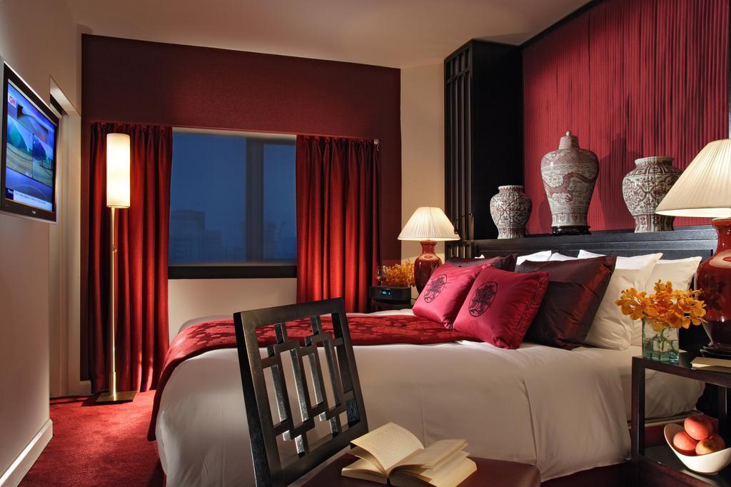 Orchard Hotel Singapore - Tap to explore photos