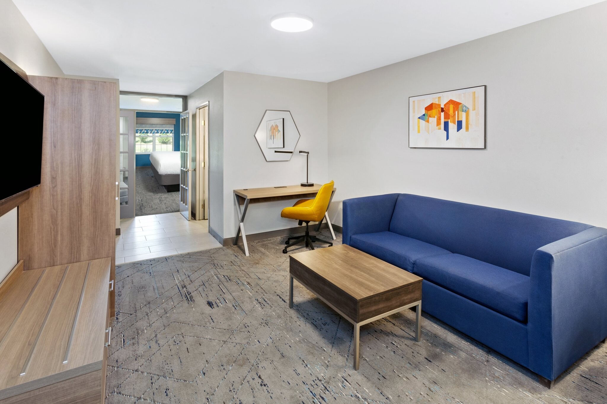 Holiday Inn Express & Suites Port Washington - Tap to explore photos
