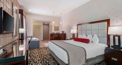 Best Western Plus Sundial Room Type - 1 King Bed, Non-Smoking, Flat Screen Television, Whirlpool, Wi-Fi, Full Breakfast