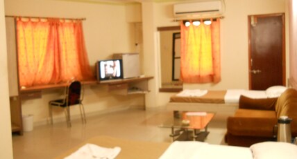 Hotel Bansidhar Palace Room Type - Deluxe AC Room