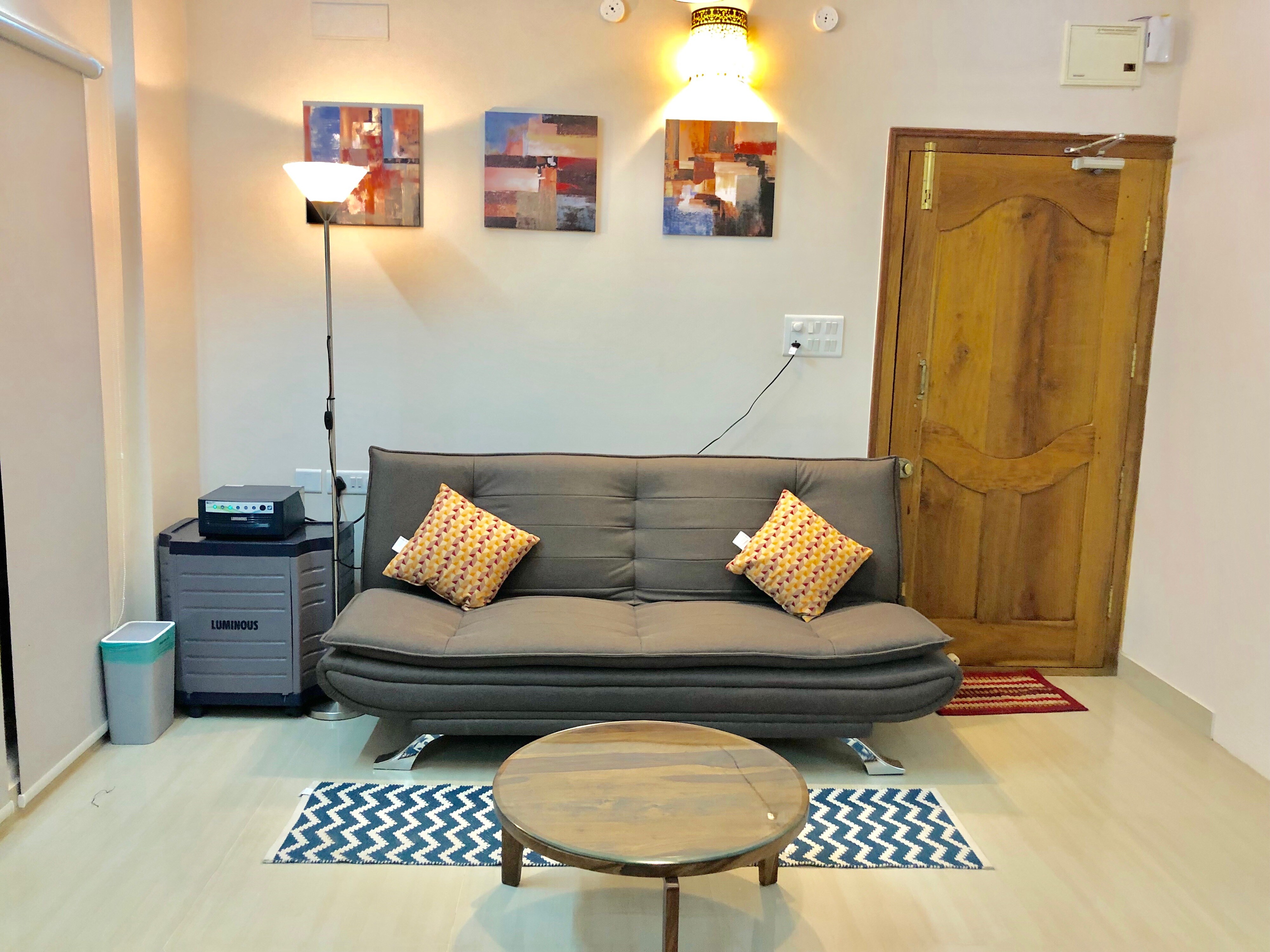 Ground floor Private studio Apt - Tap to explore photos