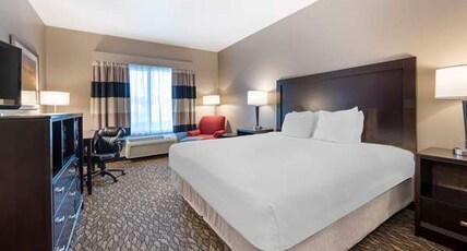 Best Western Wheatland Inn Room Type - Suite-1 King Bed, Non-Smoking, Upstairs, One Queen Murphy Bed, Full Kitchen, Full Breakfast
