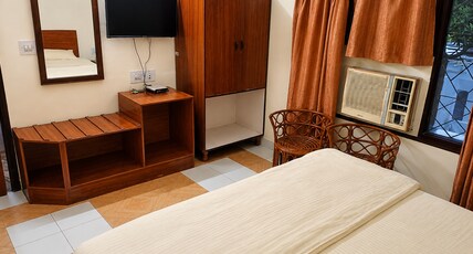 Yland Hotel Khajuraho Room Type - Premium Room