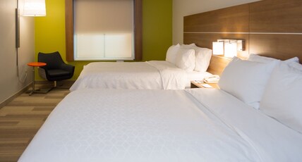 Holiday Inn Express Hotel & Suites Muskogee Room Type - 2 Queen Beds Standard
