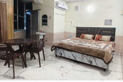 SPOT ON Royal King Guest House