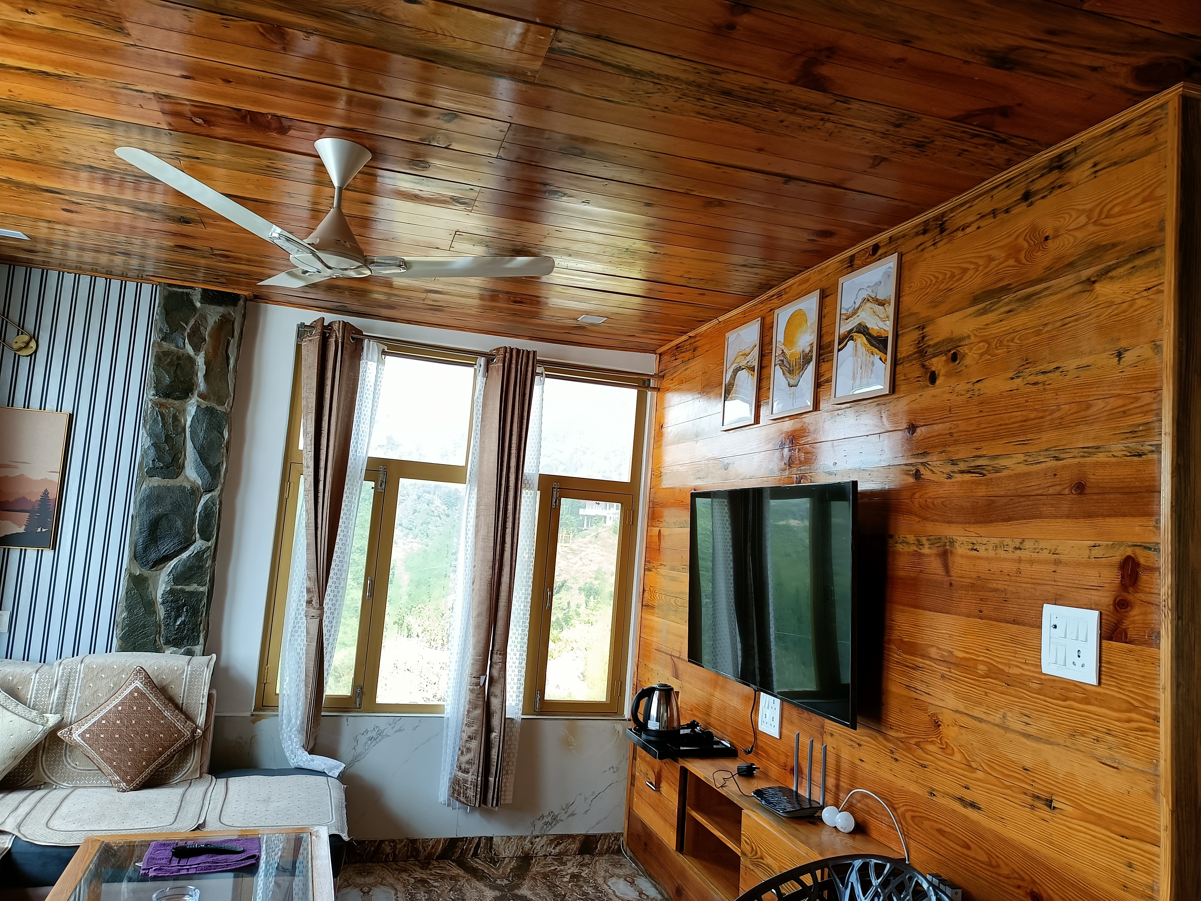 Doon View Cottages - Tap to explore photos