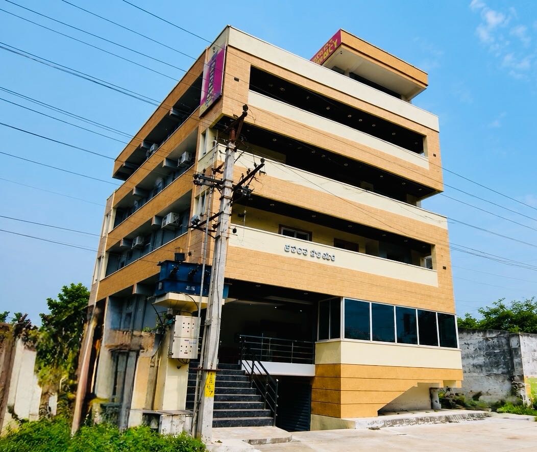 Hotel O IT Hub Khammam - Tap to explore photos