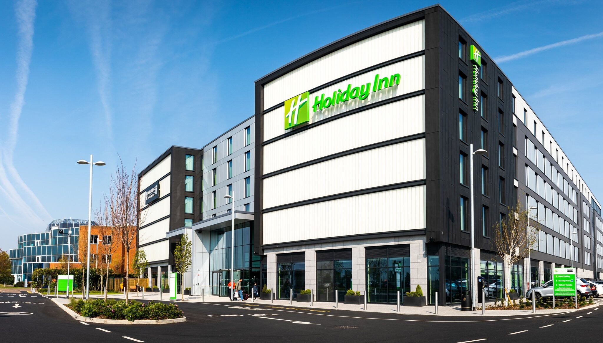 Holiday Inn LONDON - HEATHROW BATH ROAD - Tap to explore photos