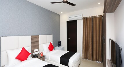 Mavens Inn | Golf Course & Cyber City Room Type - Deluxe Twin Room