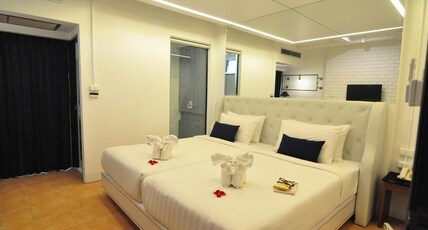 Forty Winks Phuket Hotel Room Type - Deluxe Twin Room