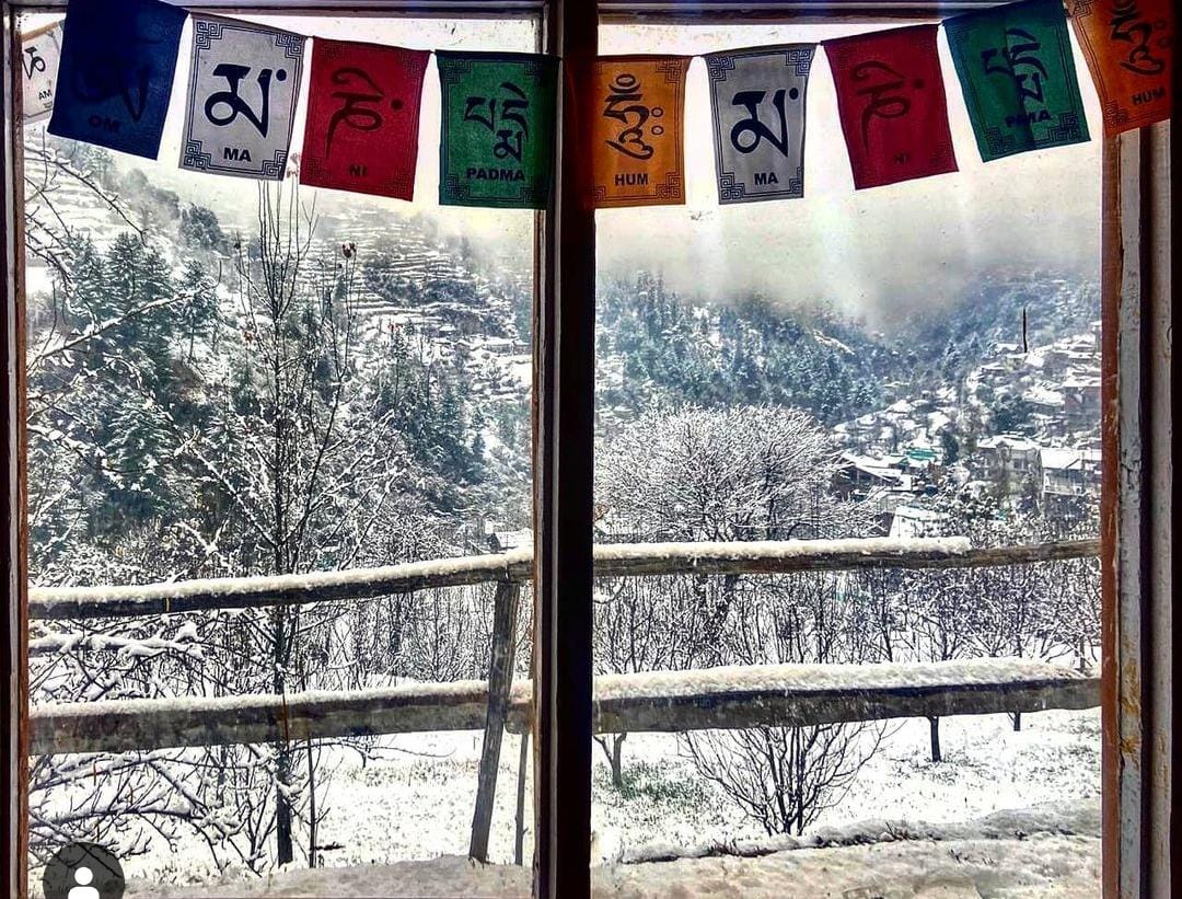 Moksh Jibhi Retreat - Tap to explore photos
