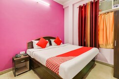 Hotel O Trimurti Palace