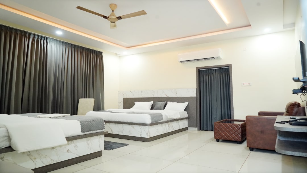 Hotel VR Grand - Tap to explore photos