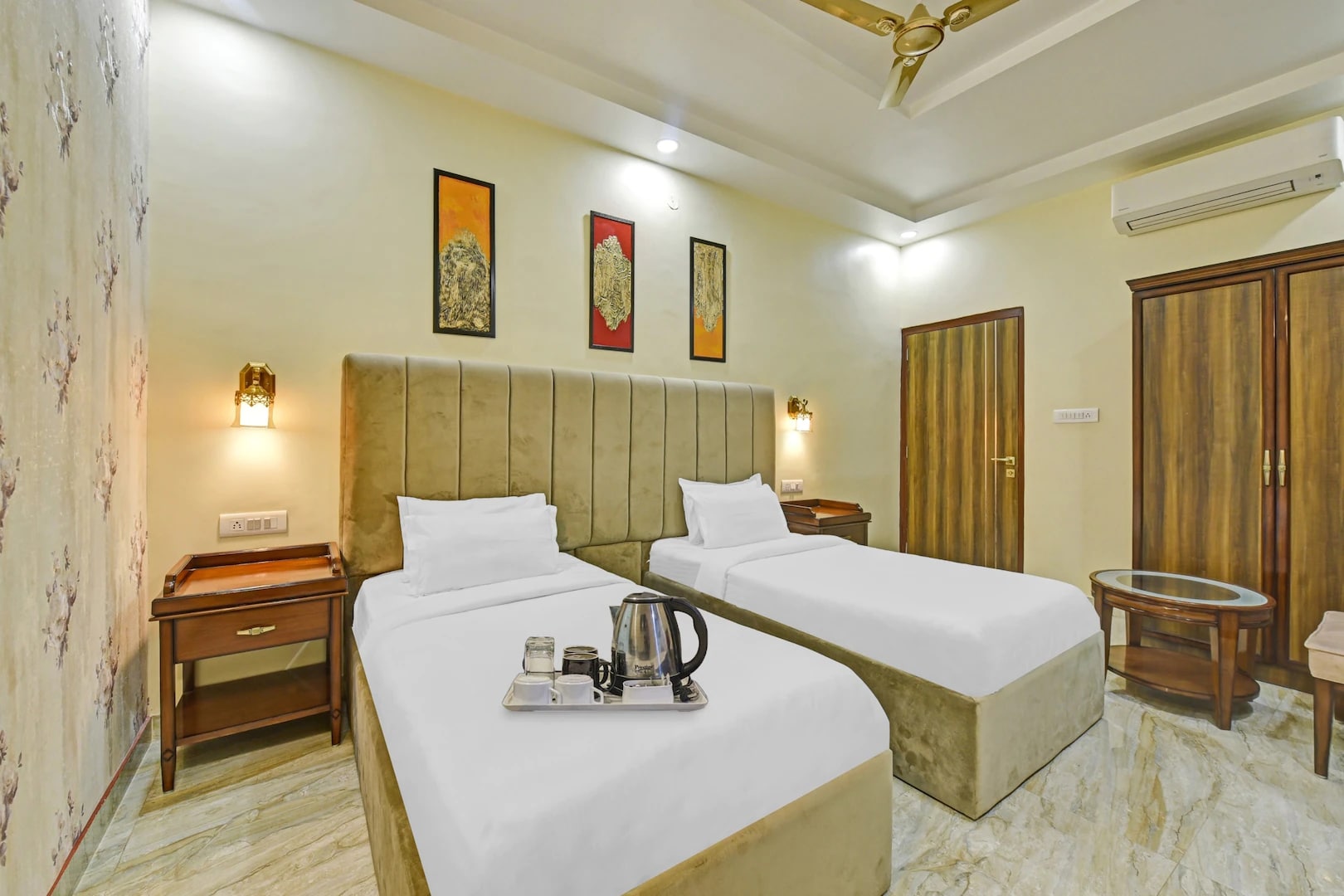 Hotel King's Turban - Tap to explore photos