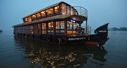 White Rose House Boat Room Type - 3 Bedroom Premium Private Houseboat - Full Time AC White Rose House Boat Room Type - 3 Bedroom Premium Private Houseboat - Full Time AC