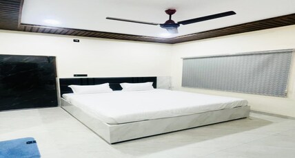 Hotel Royal Inn Room Type - Deluxe AC Room