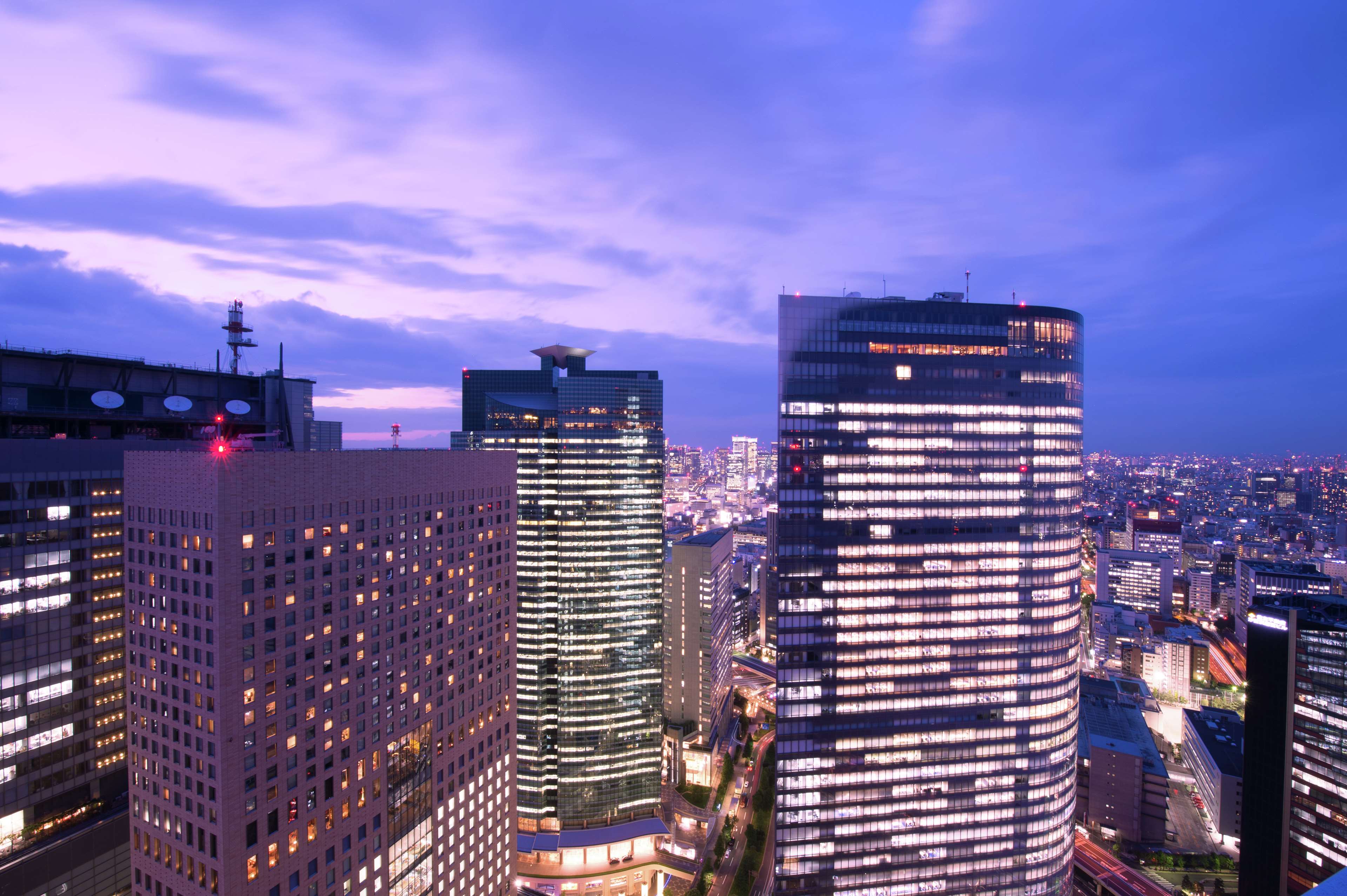 Conrad Tokyo - Tap to explore photos