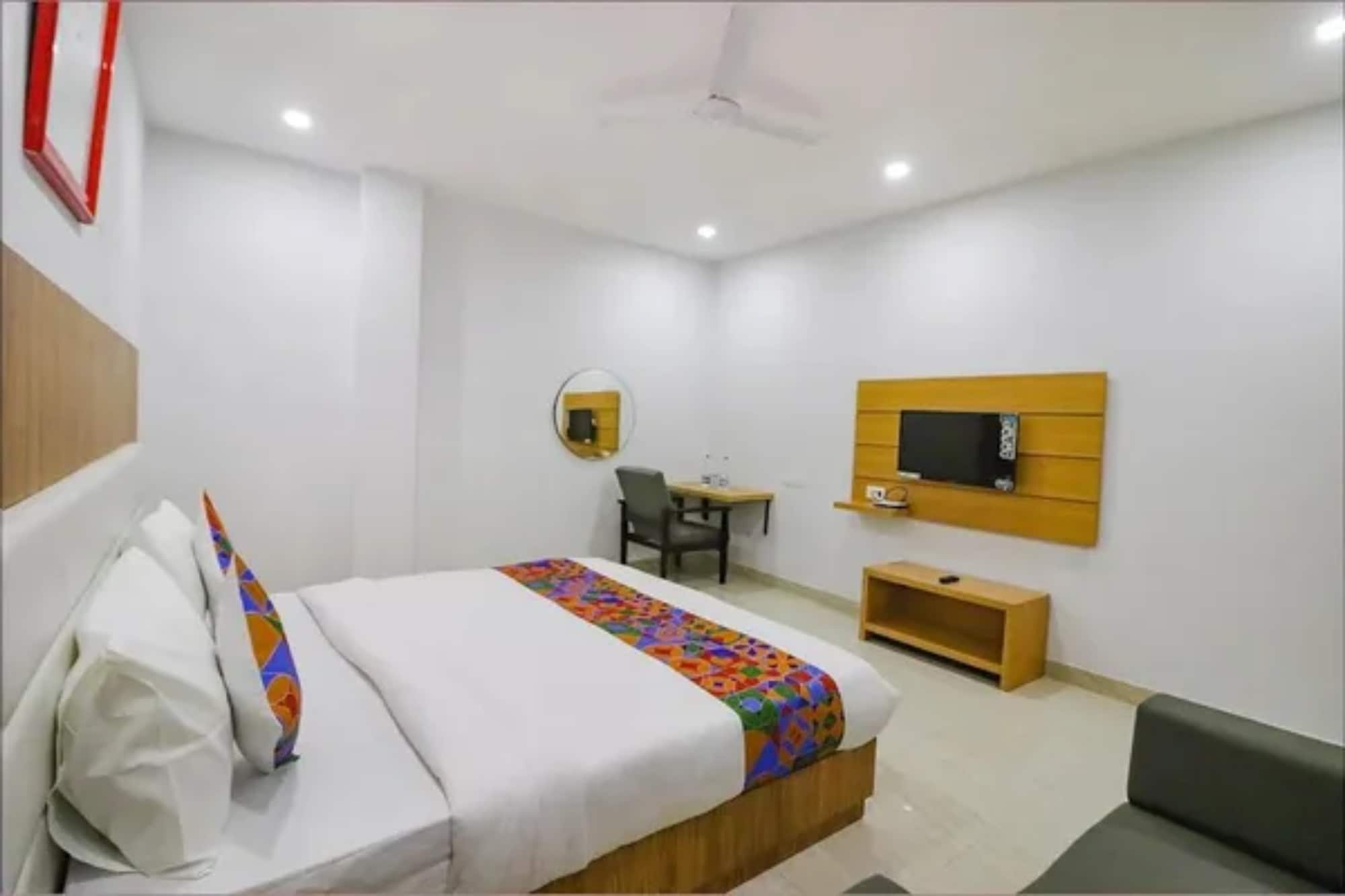 FabHotel The Shashi - Nr. Sarnath Temple - Tap to explore photos