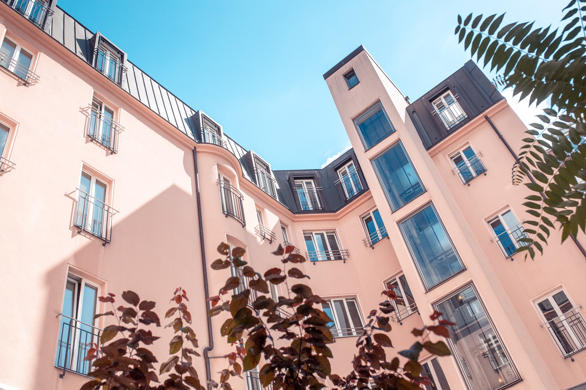 Bleibtreu Berlin by Golden Tulip - Tap to explore photos