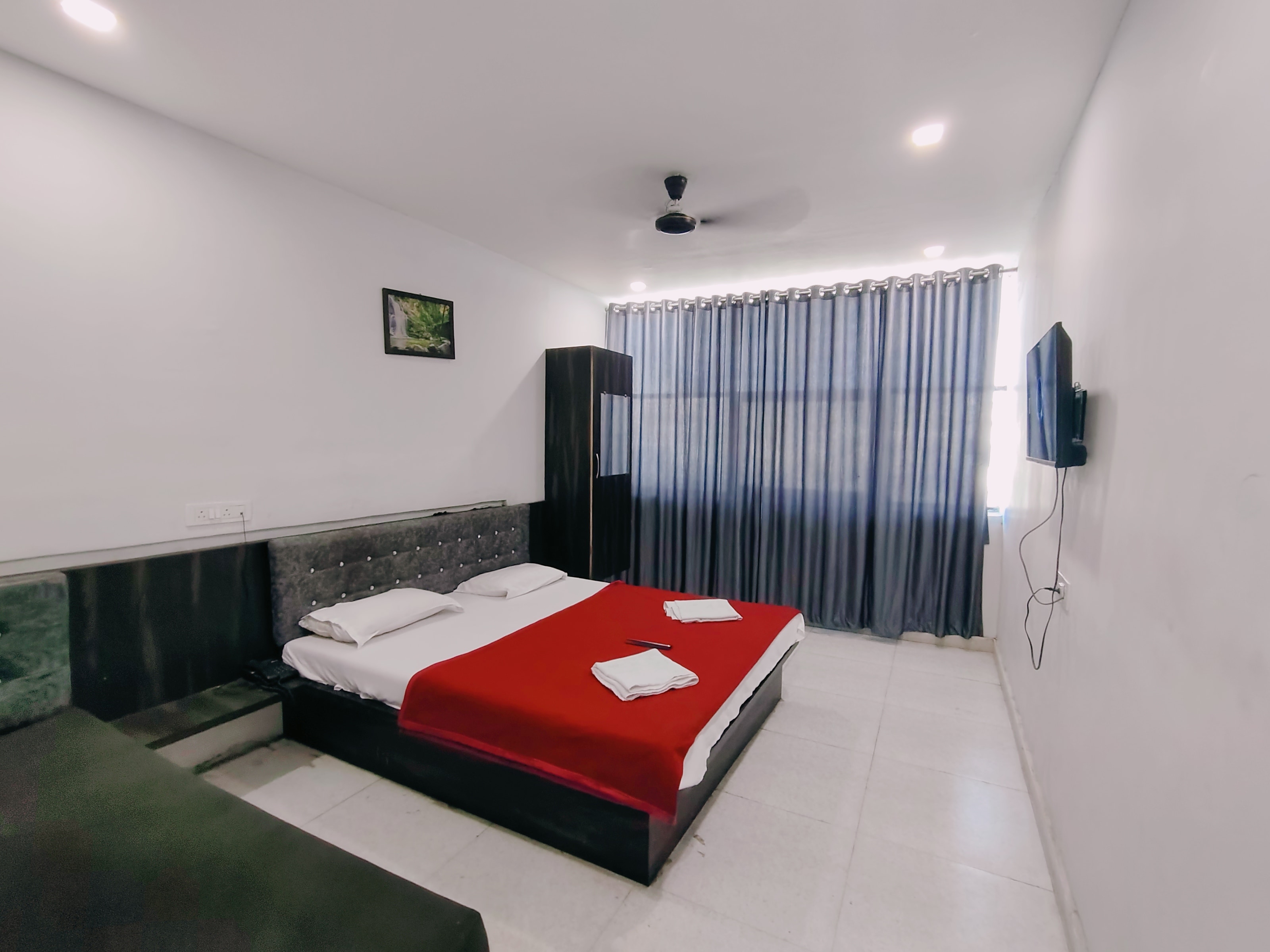 Hotel Shivam Residency - Tap to explore photos