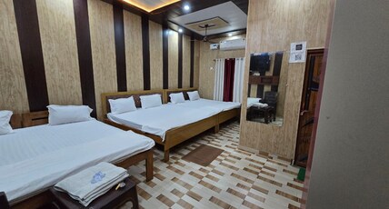 SHREE RAM AADHAR RESTAURANT AND GUEST HOUSE Room Type - Family AC Room