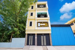 Collection O Rajiv Gandhi Statue Pondicherry