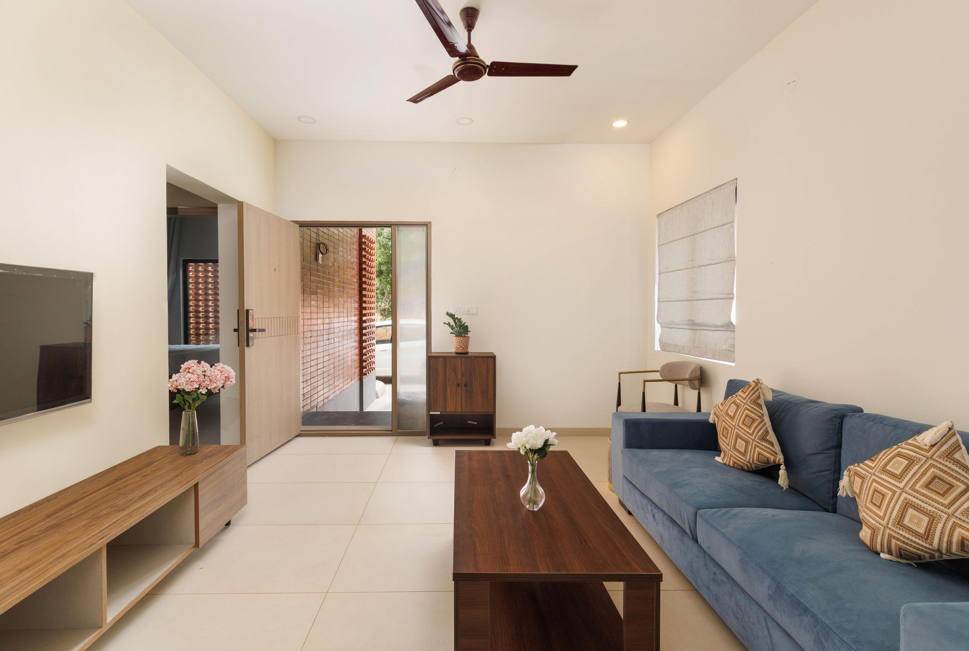 Aero Rosewood 3BHK 4km Airport Pets - Tap to explore photos